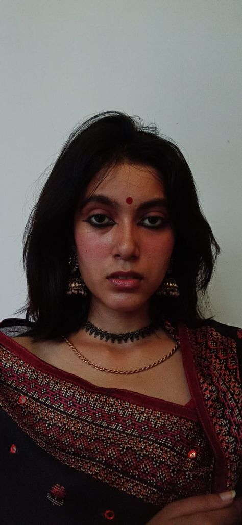 bengali woman with her dramatic eye makeup ;something to enhance ... Bengali Kajal Eye Look, Bengali Makeup Look Simple, Bengali Woman Aesthetic, Bengali Eye Makeup, Bengali Makeup Look, Bengali Makeup, Bengali Woman, Bengali Aesthetic, Bengali Beauty