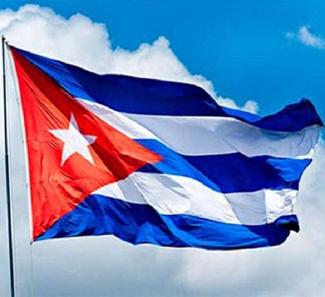 Bandera de Cuba Varadero Cuba, Cuban Culture, Varadero, My People, Hispanic Heritage, Canada Flag, Cuba, Country Flags, Wind Sock