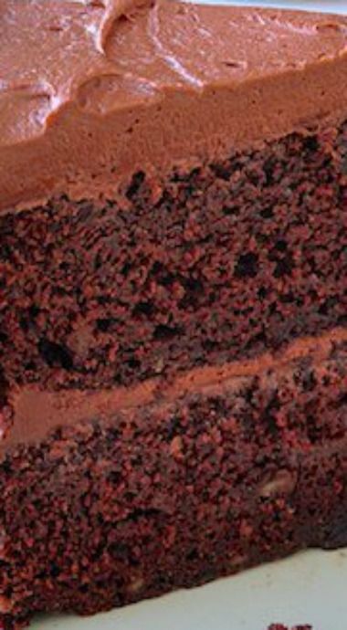 Chocolate Banana Cake, Icing Recipes, Rock Recipes, Fudge Frosting, Bakery Ideas, Chocolate Fudge Cake, Fudge Easy, Amazing Cake, Banana Chocolate