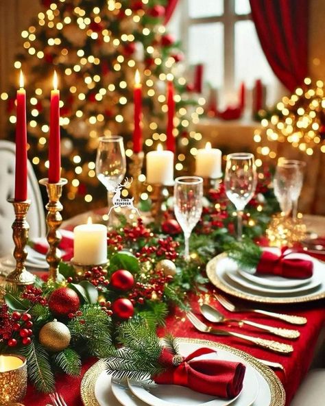 Christmas Table Settings Ideas Simple, Christmas Table Scapes, Christmas Place Setting Ideas, Modern Christmas Tablescape, Christmas Dinner Table Ideas, Red Table Decorations, Glowing Fairy, Christmas Hosting, Gift Exchange Ideas