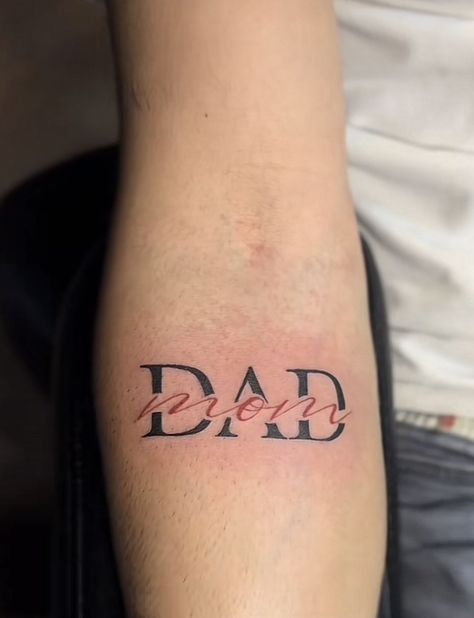 Tattoo Ideas Mom And Dad, Tattoo Parents Mom And Dad, Dad And Mom Tattoo, Tattoo Mom Dad, Mom And Dad Tattoo, Parents Tattoo, Mum And Dad Tattoos, Dad Daughter Tattoo, Mom Dad Tattoo