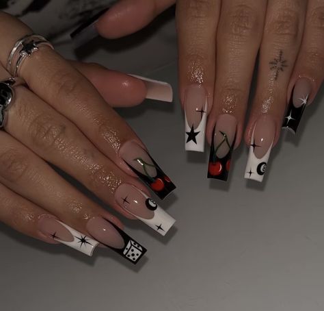 777 Nails Design, Red Design Nails Acrylic, Rose Charm Nails, Vegas Nail Ideas, Playboi Carti Nails, Ak47 Nails, Black White Red Nails, Gambling Nails, Card Nail Designs