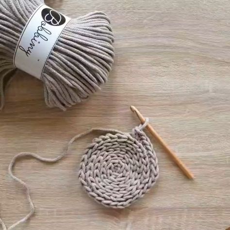 How To Count Crochet Stitches In The Round, Crochet Increase In The Round, Moss Stitch Crochet In The Round, Camel Stitch Crochet, Crochet Alpine Stitch In The Round, Basic Macrame, I ❤ Ny, Try Something New, Crochet For Beginners