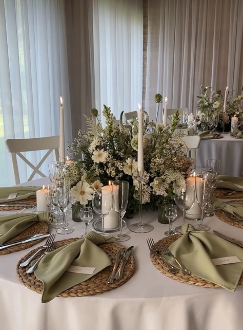 Themes Of Weddings, Dream Wedding Sage Green, Table Decor Sage Green, Green Round Table Wedding, Green Nikkah Decor, Sage Green Wedding Venue Ideas, January Wedding Decorations, Wedding Decorations Elegant Classy, Classical Wedding Decor