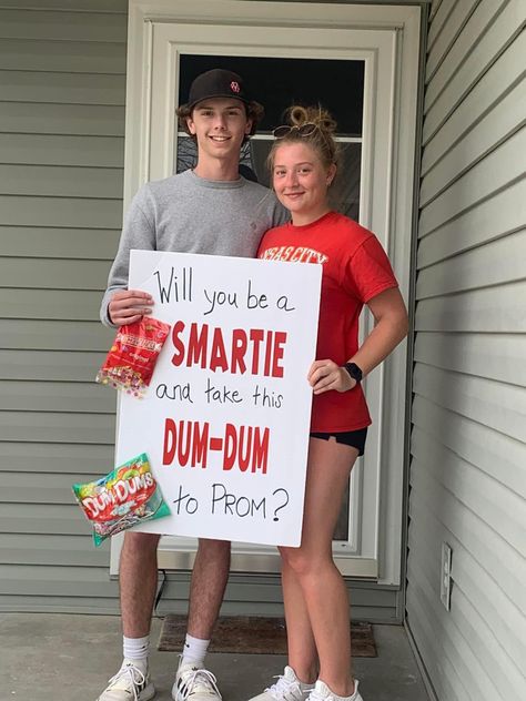 Prom Proposal Ideas, Sadie Hawkins Proposals, Asking To Homecoming, Volleyball Relationship, Creative Prom Proposal Ideas, Sadies Proposal, Cute Hoco Proposals, Homecoming Poster Ideas, Cute Promposals