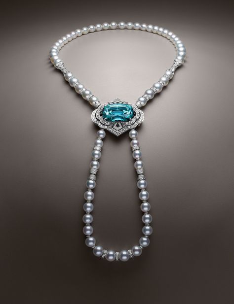 Philippe LACOMBE - Photographer | LOUIS VUITTON Antique Diamond Necklace, Fantasy Accessories, Graff Diamonds, Week In Paris, Katerina Perez, Noble Lady, Classy Earrings, Pearl Jewels, Diamond Necklace Designs