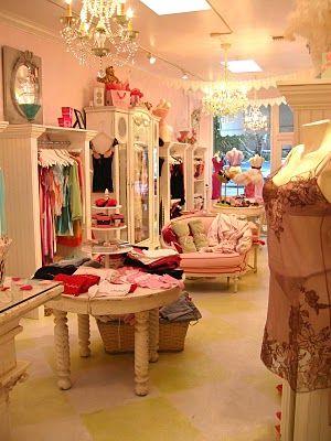 Retail Store Design Boutiques, Boutique Inspiration, Store Concept, Store Design Boutique, Boutique Display, Boutique Decor, Casa Vintage, Lingerie Boutique, Retail Store Design