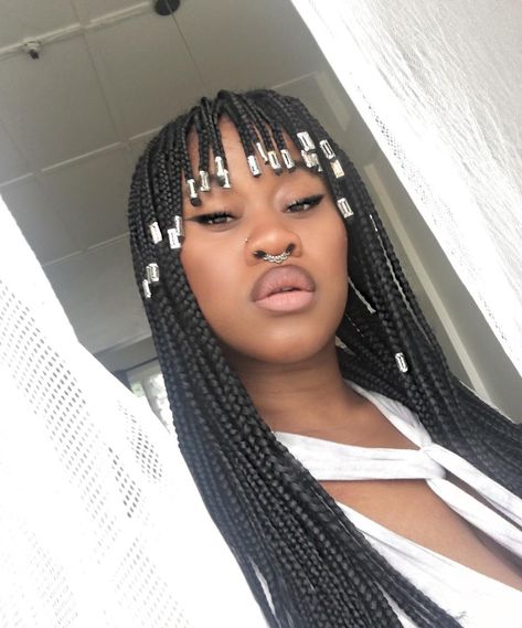 Braided Bangs Make Protective Styles Look Even Cooler Braids With Bangs, Braided Bangs Hairstyles, Fringe Braid, Trendy We Fryzurach, Tan Skin Blonde Hair, New Natural Hairstyles, Cute Box Braids, Medium Box Braids, Braided Bangs