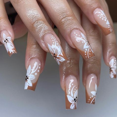 Acrylic Nail Art Ideas, Nail Art Trendy, 90s Nails, Chic Nail Art, Nails Art Designs, Colored Acrylic Nails, Nails Fashion, Iconic Fashion, Short Acrylic Nails Designs