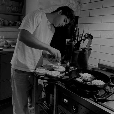 atlas corrigan | it ends with us Cooking With Husband Aesthetic, Guy Baking Aesthetic, Atlas Corrigan, Peace Painting, Goals 2024, Rich Couple, Antipolo, Wattpad Book, Man Cooking