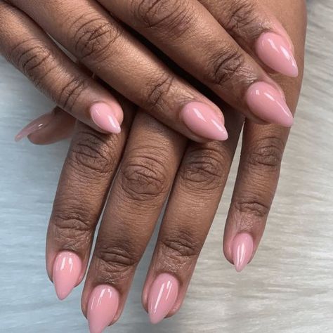 Short Pointy Acrylic Nails Short Almond Nails Pointy, Almond Stiletto Nails Short, Pointy Almond Nails Short, Short Pointy Nails Stilettos, Short Sharp Nails, Short Nails Stiletto, Short Claw Nails, Short Stiletto Nails Designs, Short Pointed Nails