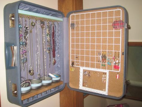 Handmade Jewelry Display, Jewelry Storage Diy, Themed Bathroom, Craft Booth Displays, Diy Jewelry Display, Jewelry Wall, Vintage Suitcases, Repurposed Furniture Diy, My Travel