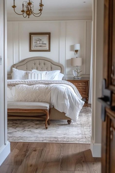 Elegant French Country Master Bedroom Ideas Guest Bedroom French Country, English Master Bedrooms Decor, French Country Primary Bedroom, Vintage French Country Bedroom, Modern English Country Bedroom, Classic French Bedroom, French Country Modern Bedroom, French Country Cottage Interior, Small French Bedroom