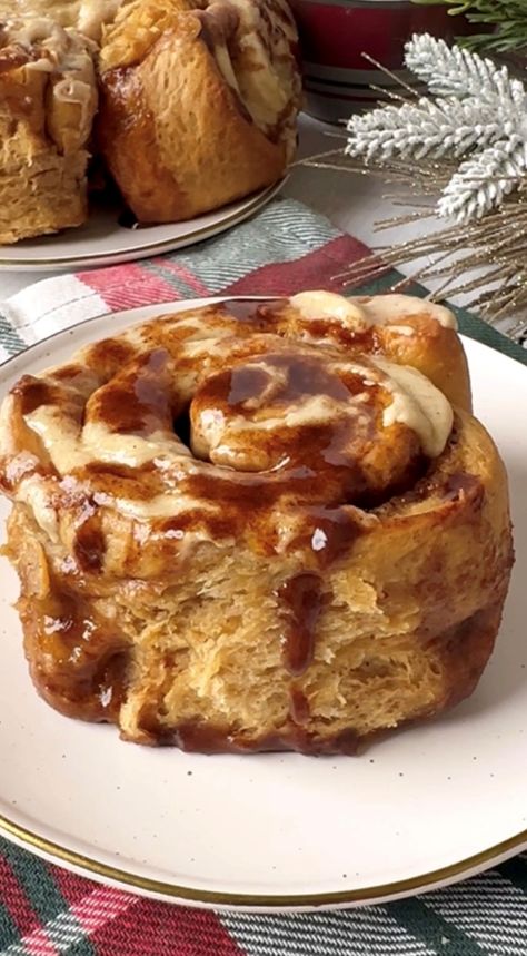 Molasses Icing, Cinnamon Salt Dough Recipe, Gingerbread Cinnamon Rolls, Soft Gingerbread, Rolls Homemade, Holiday Baking List, Cinnamon Icing, Thanksgiving 2023, Active Dry Yeast