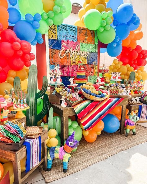 1st Fiesta Theme Party Boy, Mexican Birthday Party Kids, Party Themes For Girls, Mexican Fiesta Birthday Party, Mexico Party, Mexican Birthday Parties, Mexican Party Decorations, Fiesta Birthday Party, Mexican Birthday