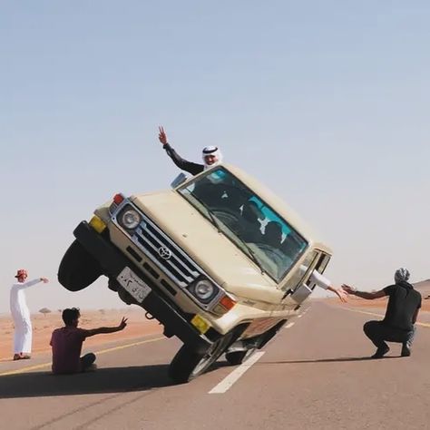 sidewall skiing with a fleet of early 90s toyota land cruiser lj 70’s in saudi arabia. - - - #sidewallskiing #toyotalandcruiser #lj70 #saudiarabia #offroad #90scars #adventure #extremesports #automotive Retro Land Cruiser, 90s Toyota, Old Toyota, Old Toyota Land Cruiser, Toyota Land Cruiser 80 Series, Toyota 70 Series Land Cruiser, Toyota Land Cruiser 70 Series Pick Up, Early 90s, Extreme Sports