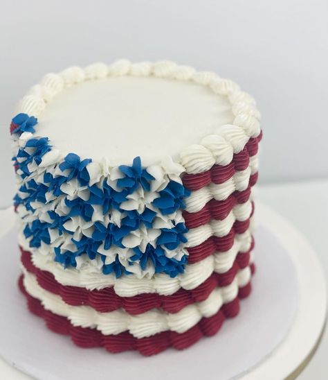 Forth Of July Cake Ideas, July 4th Birthday Cake, Veterans Day Cupcakes, 4th Of July Cakes Ideas, Veterans Day Cake Ideas, 4th Of July Sheet Cake, Fourth Of July Cakes Ideas, Memorial Day Cake Ideas, 4th Of July Cake Decorating