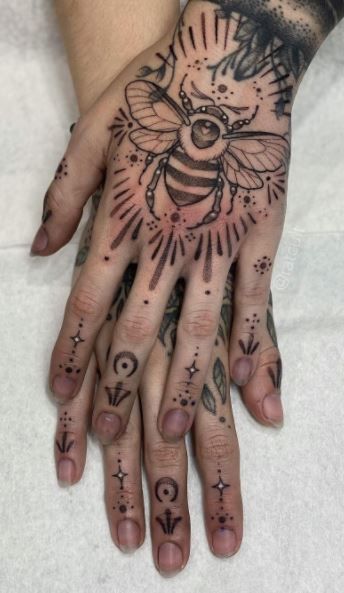 Bee On Hand Tattoo, Hand Bee Tattoo, Bee Hand Tattoo For Women, Insect Hand Tattoo, Entire Back Tattoo, Bee Tattoo Women, Ram Hand Tattoo, Time Symbol Tattoo, Hand Tattoos Big