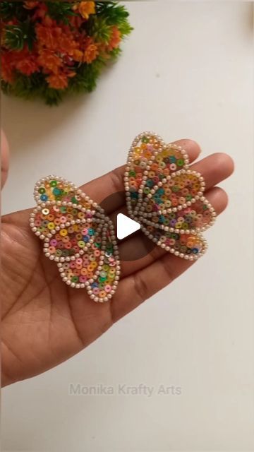 Kundan Clips, Hair Clips Diy Tutorials, Hair Accessories Diy Headband, Silk Thread Earrings Designs, Flower Headband Diy, Silk Thread Bangles Design, Diy Jewelry Set, Headband Diy, Silk Thread Earrings