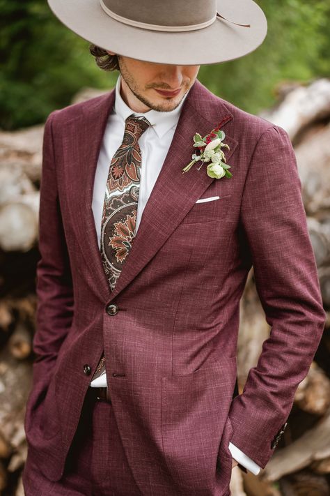 Boho Groom inspiration for an alternative wedding look. All American rustic country dessert wedding Mens Alternative Wedding Suits, Rustic Boho Groom Attire, Bohemian Wedding Suits For Men, Mens Wedding Suits Rustic, Vintage Wedding Suits For Men, Boho Wedding Suit, Red Wedding Suit, Wedding Tuxedo For Men, Alternative Groom Attire