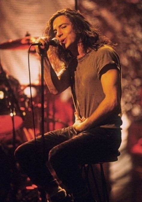 Eddie Vedder de Pearl jam, un recuerdo de juventud Tumblr, Marcus Mumford, Pearl Jam Eddie Vedder, New Orleans Jazz, Adam Clayton, Jerry Cantrell, Roger Daltrey, Mtv Unplugged, Grunge Guys