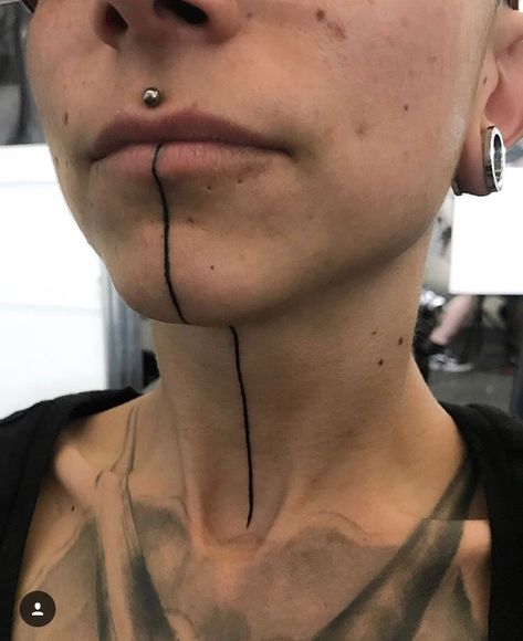 Lip Line Tattoo, Line Chin Tattoo, Jaw Tattoo Face, Chin Line Tattoo, Chin Tattoo, Facial Tattoos, Face Face, Weird Tattoos, Finger Tattoo