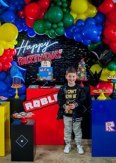 7th Birthday Party For Boys, Roblox Birthday Party Ideas, Gamers Party Ideas, Roblox Boys, Roblox Birthday Party, Cake Bday, Roblox Birthday Cake, Roblox Theme, Seventh Birthday