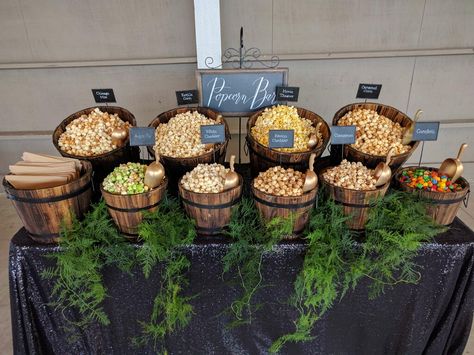 Popcorn Table Ideas, Candy And Popcorn Bar, Bar With Greenery, Popcorn Bar Wedding, Wedding Popcorn Bar, Popcorn Wedding, Sweet Buffet, Wedding Snacks, Graduation Party High