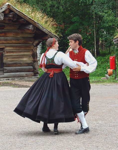 Holidays and Festivals in Norway 2016 | Rick Steves' Europe | ricksteves.com Oslo Travel Guide, Norwegian Dress, Norway Culture, Norwegian Folklore, Norwegian Culture, Oslo Travel, Dutch Clothing, Norwegian People, Norwegian Clothing