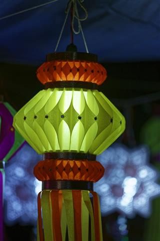 Akashkandil For Diwali Handmade, Diwali Lanterns Handmade, Vesak Lantern Ideas, Lantern Ideas Decorative, Diwali Lamps Handmade, Lamp Craft Ideas, Diwali Lanterns Diy How To Make, Homemade Craft Ideas, Diy Diwali Lanterns