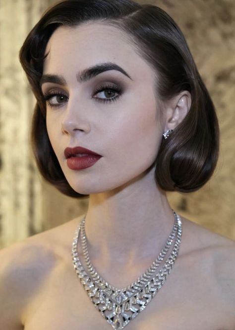 Hollywood Glamour Makeup, Old Hollywood Makeup, 20s Makeup, Hollywood Glamour Wedding, Lipstick Application, Flamboyant Gamine, Hollywood Makeup, Perfect Lipstick, Makeup Mistakes