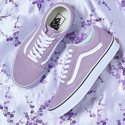 147.6k Likes, 1,636 Comments - ASOS (@asos) on Instagram: “For the purple lover in your life (or, y'know, for you) 💜 🔎 1106020” Vans Shoes Fashion, Vans Aesthetic, Purple Vans, Luxury Purple, Cute Vans, Vans Girl, Aesthetic Collection, Purple Shoes, Hype Shoes