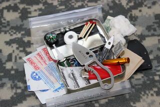 Hi I'm BudgetBugout and in this Instructable I show you my new and improved Altoids survival kit!  Although this kit is tailored to my specific needs and... Survival Kit Diy, Diy Travel Kits, Prepper Storage, Hiking Arizona, Skills For Women, Altoid Tin Crafts, Survival Prepping Diy, Craft Room Closet, Diy To Sell