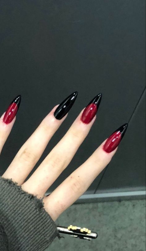 Red Black Nails, Vampy Nails, Vampire Nails, Nail Designs Ideas, Dark Red Nails, Black Acrylic Nails, Punk Nails, Gothic Nails, Goth Nails