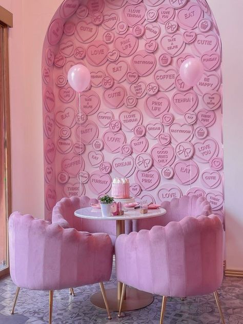 Pink Coffee Shop, Minimalist Bedroom Ideas, Pink Cafe, Bakery Interior, Modern Bedroom Ideas, Selfie Wall, Bakery Design Interior, Clothing Store Interior, Business Branding Inspiration