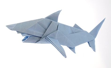 Origami Shark by Miyajima Noboru folded by Gilad Aharoni Ocean Party Favors, Origami Shark, Origami Decor, Origami Tutorial Easy, Kids Origami, Cute Origami, Origami Love, How To Make Origami, Origami Instructions