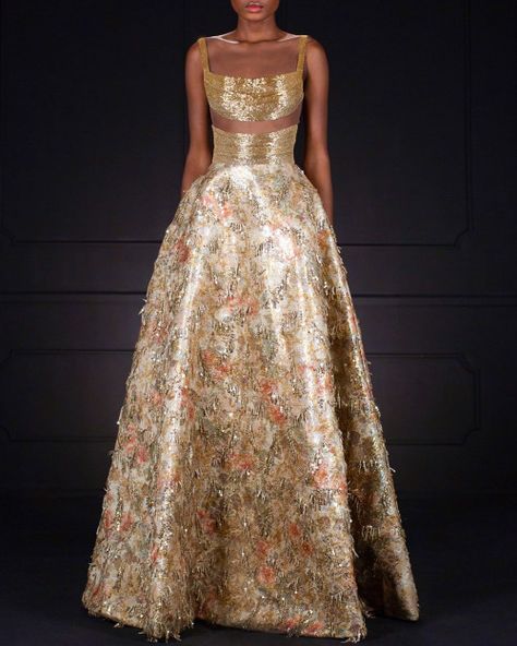 Hamda Al Fahim, Gilded Glamour, Future Bedroom, Prom 2023, Runway Fashion Couture, Exquisite Gowns, Fashion Couture, Prom Dress Inspiration, Liquid Gold