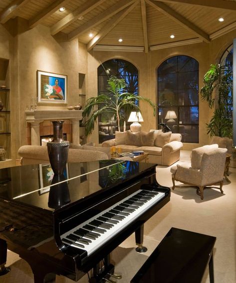 Piano room ideas_8 Grand Piano Decor, Piano Room Design, Grand Piano Living Room, Grand Piano Room, Piano Room Decor, Piano Living Rooms, Mansion Living Room, Mansion Living, Piano Decor