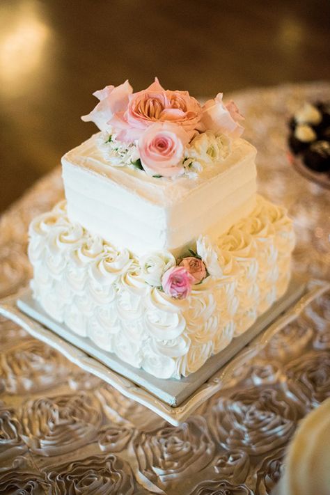 Square Cake Design, Square Wedding Cake, Cakes Elegant, Cakes Pink, Vintage Pasta, Cakes Simple, Cakes Flowers, Square Wedding Cakes, Small Wedding Cakes