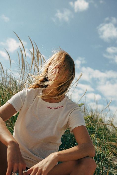 Beach Portraits, Outdoor Portraits, Branding Photoshoot, Beach Photoshoot, On The Ground, Instagram Inspo, Photography Inspo, Aesthetic Photo, Billabong