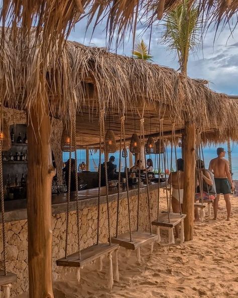 Cafe Beach Design, Beach Club Design Ideas, Beach Cafe Design, Beach Restaurant Aesthetic, Beach Bar Aesthetic, Beach Bar Design, Beach Restaurant Design, Restaurant Exterior, Bar Exterior