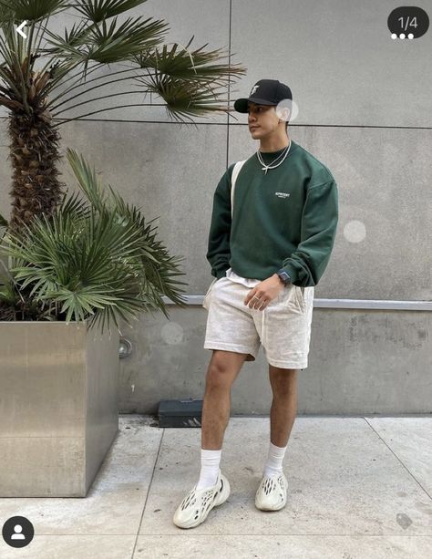 Outfits Quotes, Sporty Outfits Men, Runners Outfit, Mens Shorts Outfits, Teen Boy Outfits, Mens Casual Outfits Summer, Street Style Outfits Men, Mens Casual Dress Outfits, Guys Clothing Styles