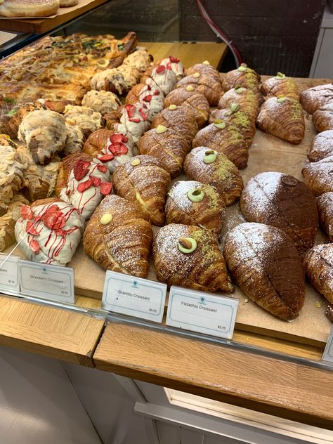 New York Croissant, Fancy Croissants, Nyc Food, Food Style, Pastry And Bakery, Bakery Cafe, Cute Desserts, Food Obsession, Cafe Food