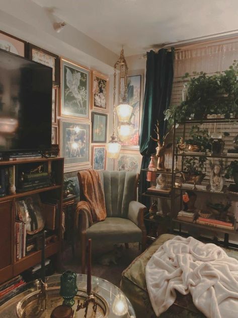 Cottagecore Goth Aesthetic Room, Studio Apartment Dark Academia, Dark Eclectic Apartment, Cozy Academia Living Room, Minimalist Retro Bedroom, Dark Eclectic Home Bedroom, Maximalist Bedroom Vintage, Goblincore Office, Botanical Maximalism