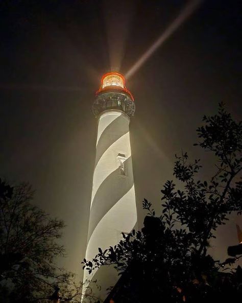 St. Augustine Lighthouse ranks 5th in Trip Advisor ‘World’s Most Haunted Hotspots’ – 104.5 WOKV Lighthouse Drawing, Florida Lighthouses, St Augustine Lighthouse, Have A Wonderful Weekend, Dense Fog, Number Five, St Augustine Fl, St Augustine Florida, Ghost Tour