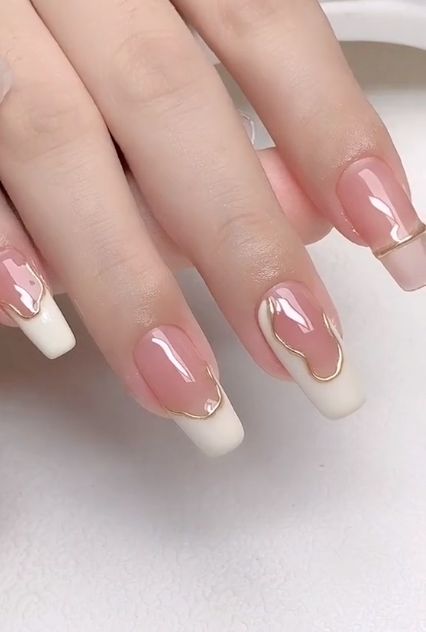 Design Nails 2023, Gel Polish Nail Designs, 500 Dollars, Stone Nail Art, Hello Nails, Classy Nail Designs, Nail Art Trends, Floral Nail, Nails Design With Rhinestones