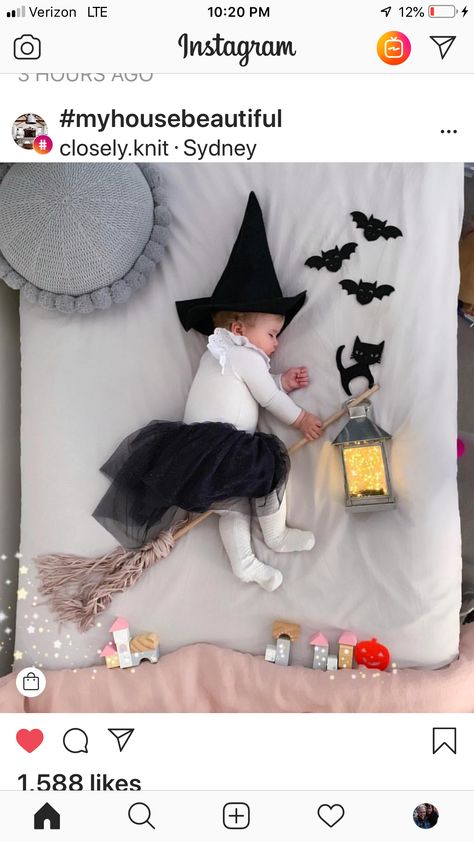 Halloween Photoshoot Baby, Halloween Baby Pictures, Halloween Baby Photos, Baby Lovies, Photo Halloween, Baby Boy Newborn Photography, Baby Milestones Pictures, Baby Backdrop