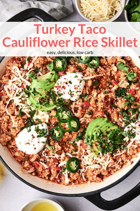 This Turkey Taco and Cauliflower Rice skillet is an easy 20-minute dinner that is bursting with flavor, naturally low carbs and high in protein, and great for meal prep.  #dinner #lunch #freezerfriendly #kidfriendly #makeahead #quickandeasy Cauliflower Rice Skillet, Meal Prep Dinner, Cabbage Recipes Healthy, 20 Minute Dinners, Turkey Taco, Delicious Meal Prep, Slender Kitchen, Rice Skillet, Turkey Tacos