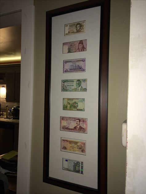 Frame the currency from the countries you've been! Allows you to always remember each one and display them to everyone who visits your house! Great conversation starter!! Currency Display Ideas, Foreign Money Display, Money Collection Display, Foreign Money Display Ideas, Foreign Currency Display Ideas, Coin Display Ideas, Coin Collection Display, Storage Space Ideas, Diy Display Case