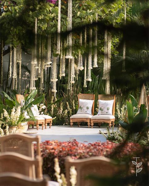 This beautiful mandap for Anahita and Karan’s wedding under their favourite Kachnaar tree in their aangan… nothing less than pure magic ✨ Shaadi Wala Ghar! Anahita + Karan Bhopal Design, Decor and Flowers @thepetiteproject_ With @shanijshabu Wedding Planning @riwaazerishte Graphics @palsh.works 📸 @shwetarane.in #shaadiwalaghar #weddingsathome #weddingdecor #weddinginspiration #weddingideas #decor #decorinspiration #decordetails #decorideas #floral #floraldesign #floraldesignersofinst... Green Wedding Decor Indian, Tree Decoration For Wedding, Indian Wedding Tree Decor, Tree Mandap, Kerala Wedding Decor, Wedding Tree Decor, Floral Mandap Decor, Wedding Under Trees, Muhurtham Decor